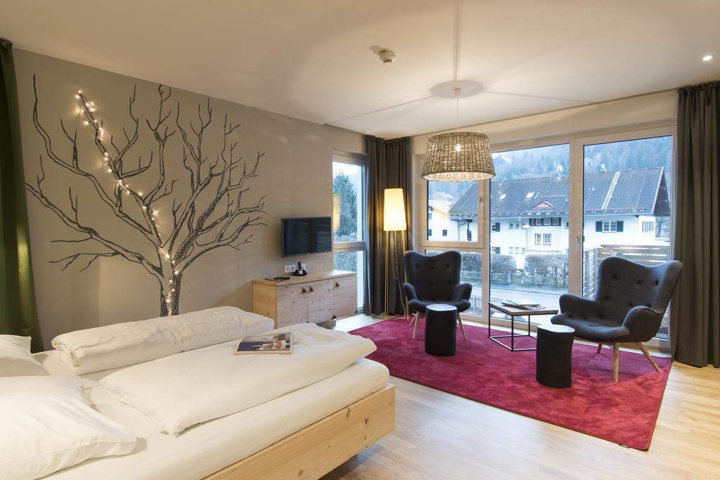 Leiners Familienhotel Garmisch-Partenkirchen Szoba fotó
